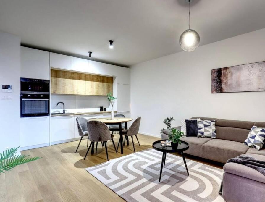 Klinger Apartment ブラチスラヴァ エクステリア 写真